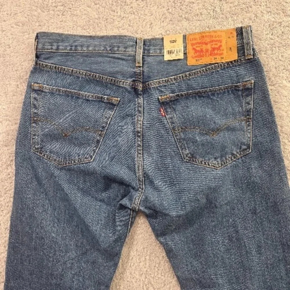 Levis 501 Jeans Men 36x34 Blue Denim Straight Leg Hidden Button Fly Original Fit